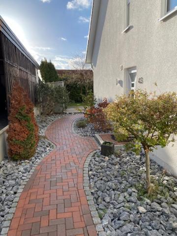 Rose Garden Apartment *